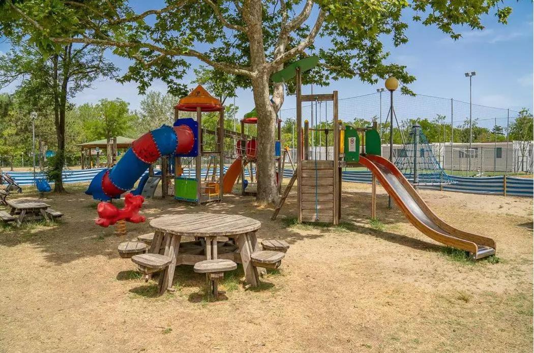 Vacanceselect Mobil Homes - Camping Pineta Sul Mare Camping Village Cesena Bagian luar foto